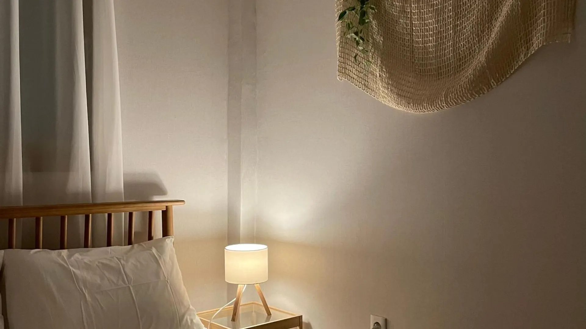 Choryang Stay#Busan Subway 6Min#Choryang Subway 3Min#Hotel Bedding#Ott
